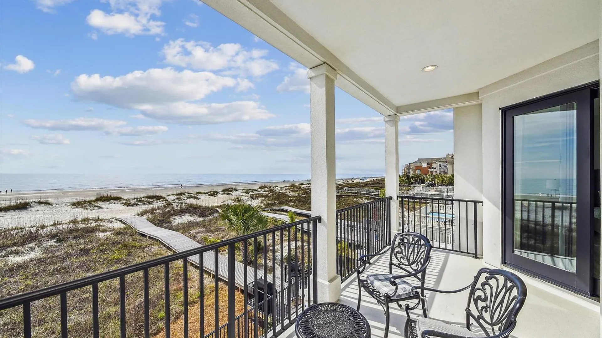 10 Collier Beach- Oceanfront, Private Access, Heatable Pool, Free Activities Included
