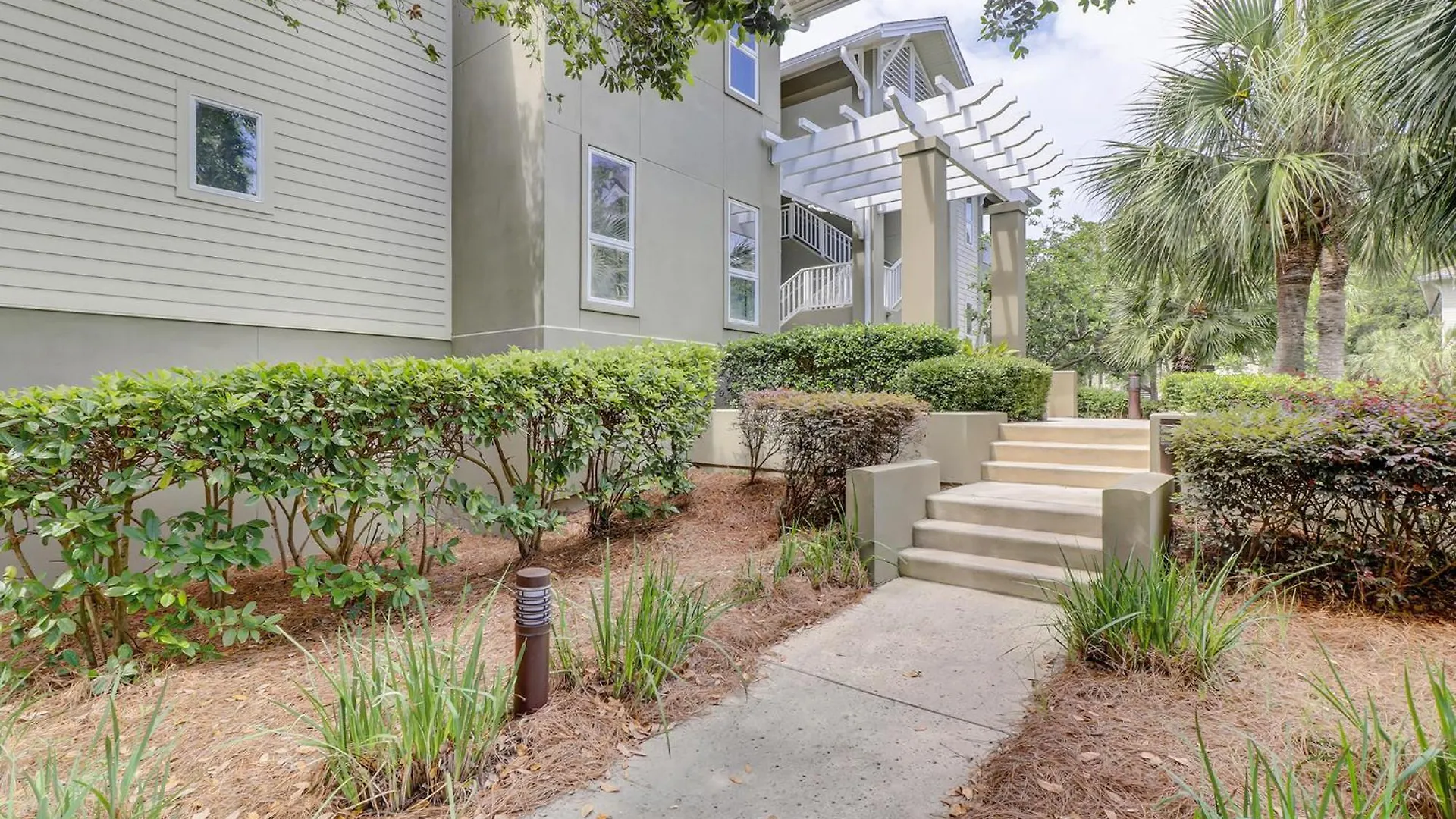 Coastal, Luxury, Walk To *