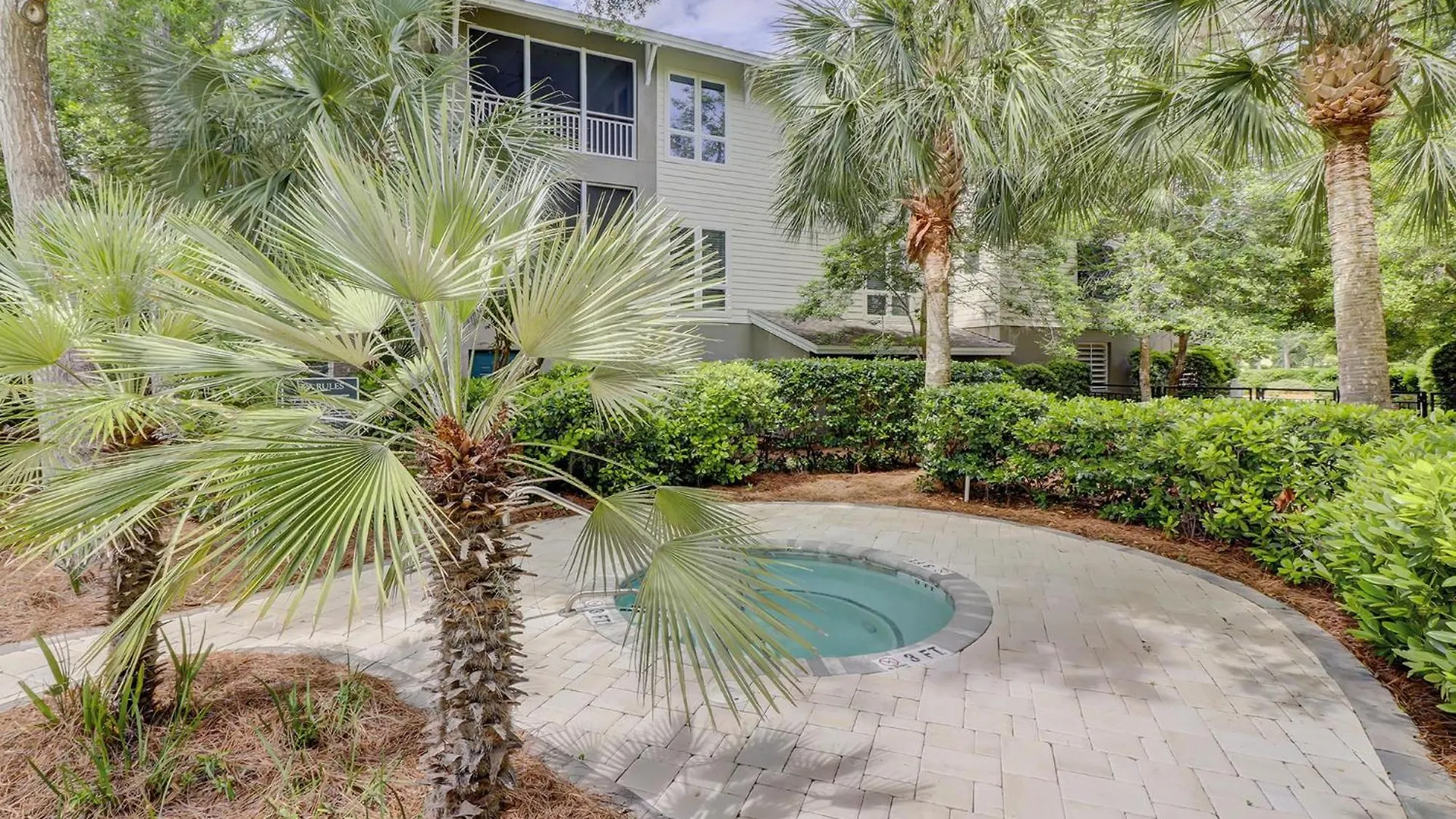Coastal, Luxury, Walk To Villa *