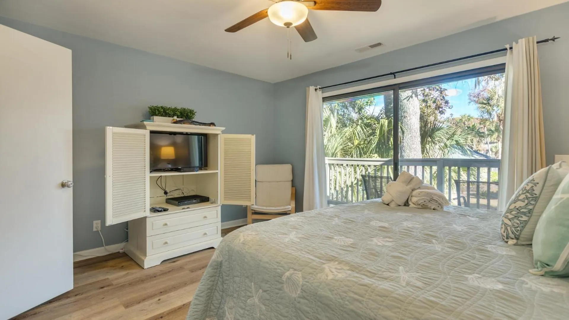 Pet Friendly, Golf, Shipyard *