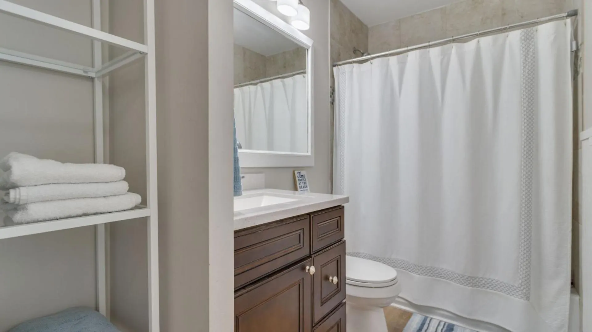 Pet Friendly, Private Patio, Villa