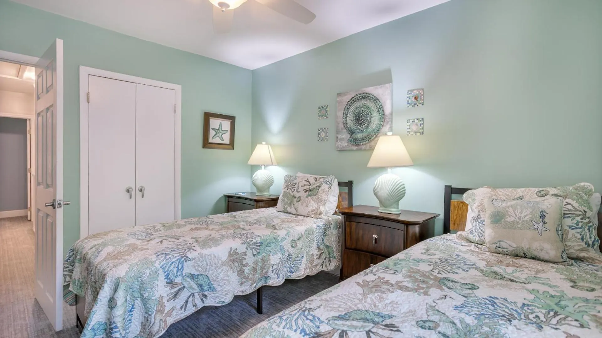 Pet Friendly, Private Deck, Coastal * Hilton Head Island