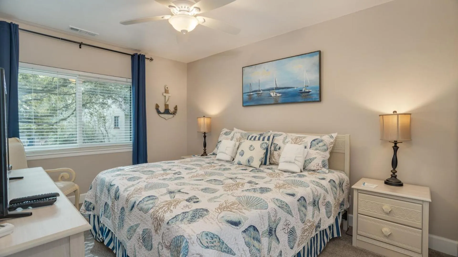 Pet Friendly, Private Deck, Coastal