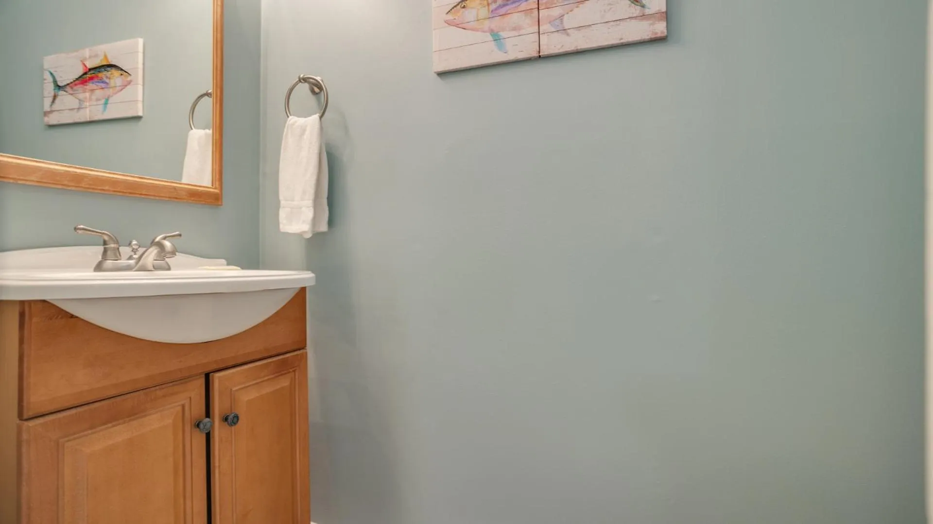 Villa Pet Friendly, Private Deck, Coastal *