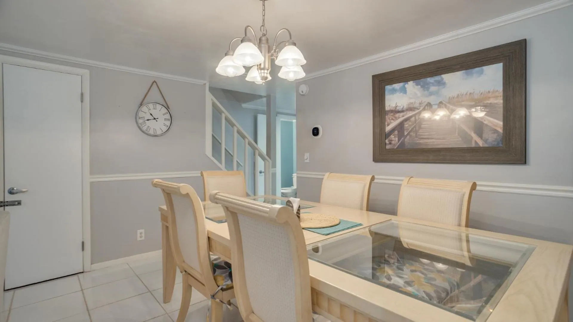 Pet Friendly, Private Deck, Coastal Villa