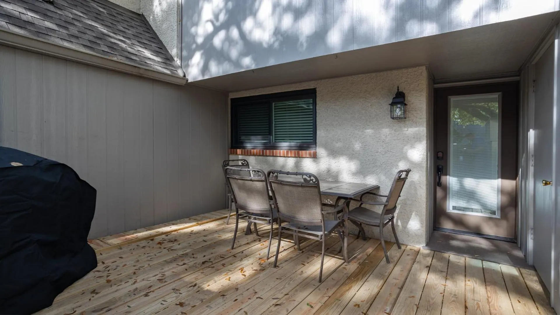 Villa Pet Friendly, Private Deck, Coastal *