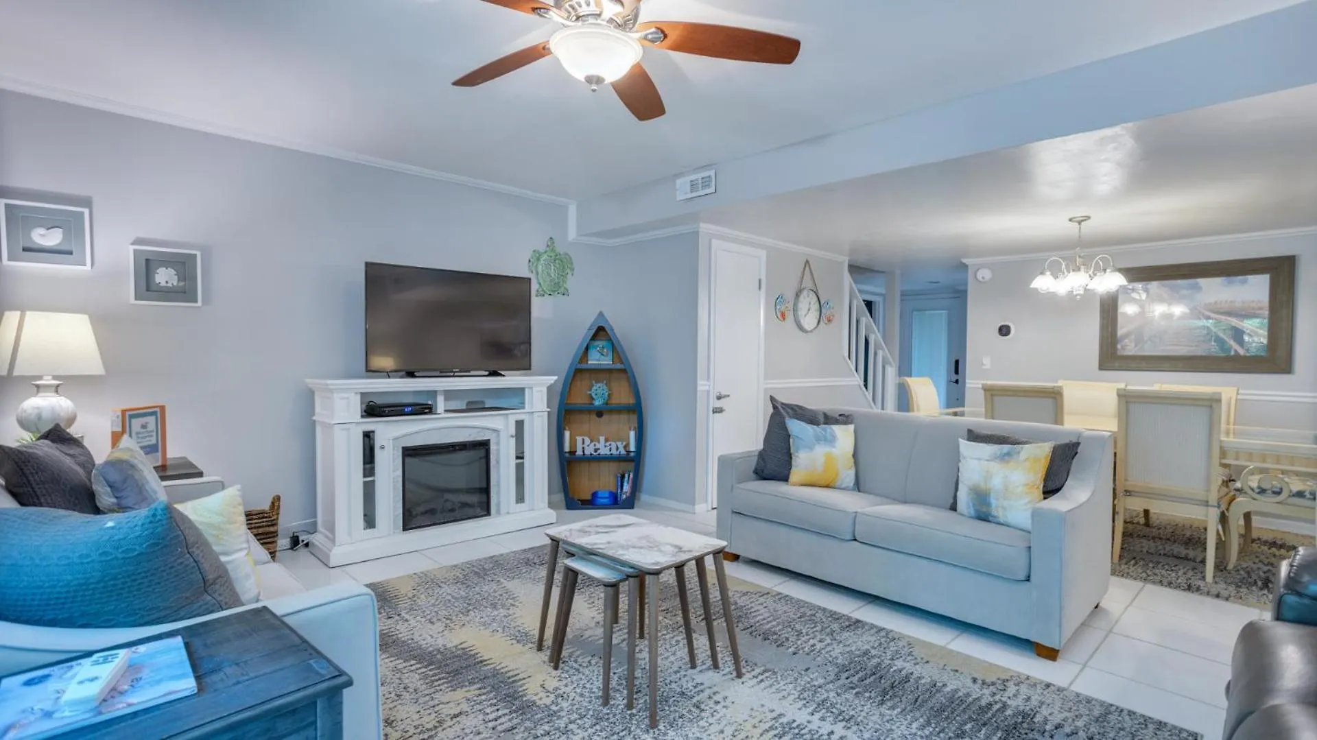 Pet Friendly, Private Deck, Coastal Villa Hilton Head Island