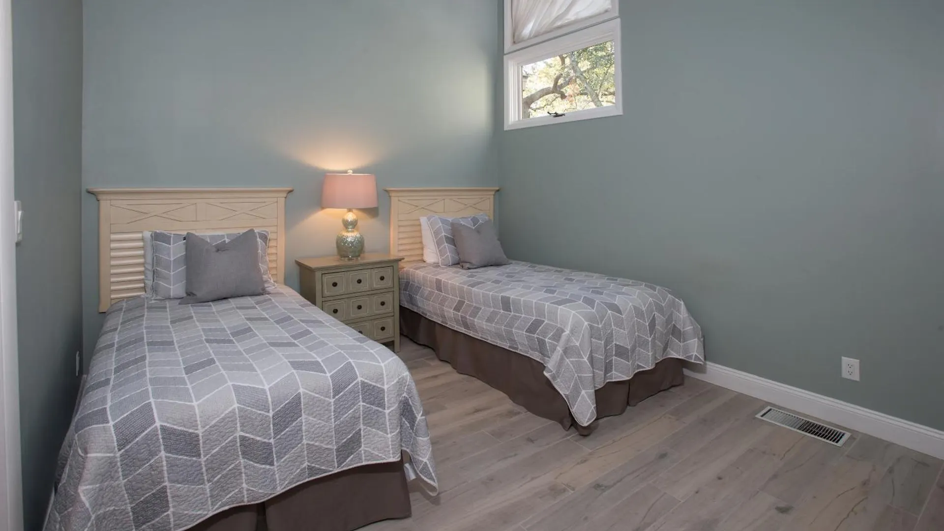 Bike To Beach, Pet Friendly, Loft Villa Hilton Head Island