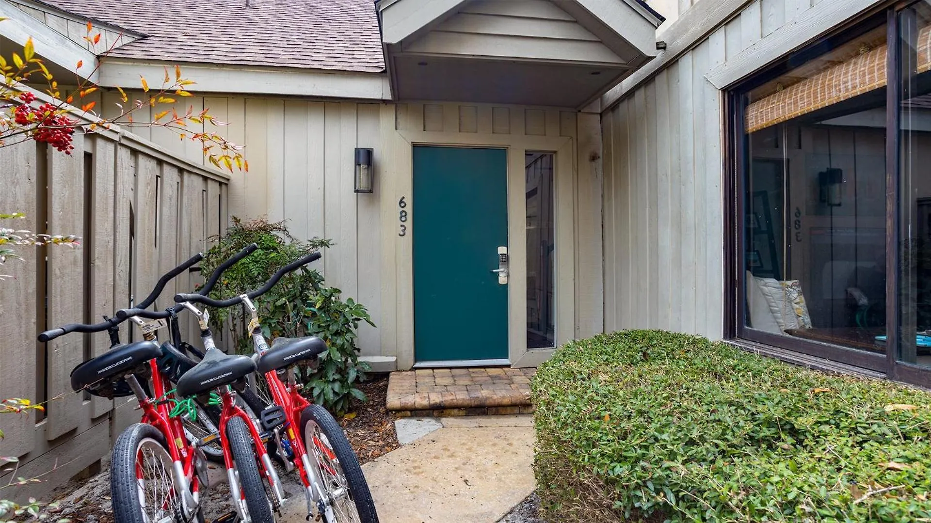 Complex Pool, Pet Friendly, Grill Hilton Head Island