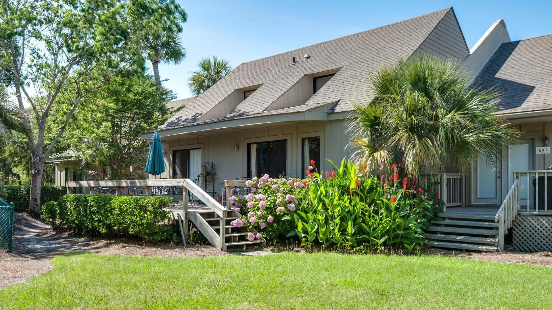 Villa Coastal Getaway, Chef's Kitchen, Golf