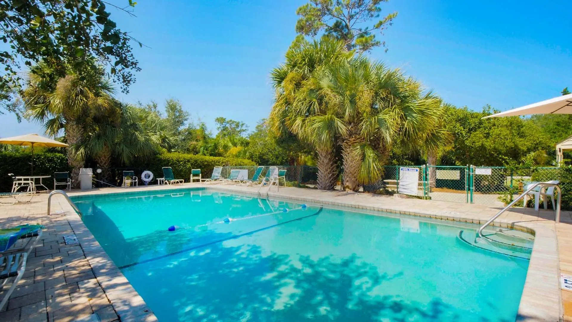 Complex Pool, Pet Friendly, Grill