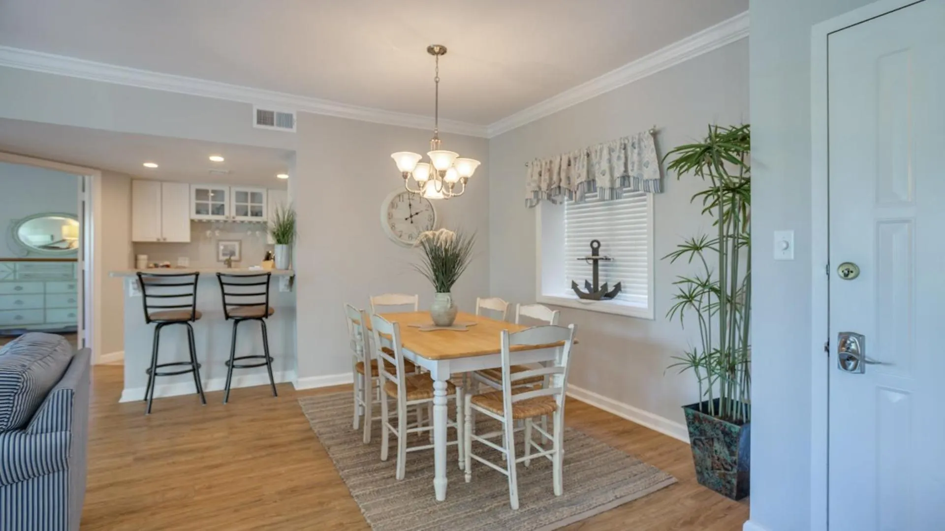 Private Balcony, Getaway, Coligny Villa *