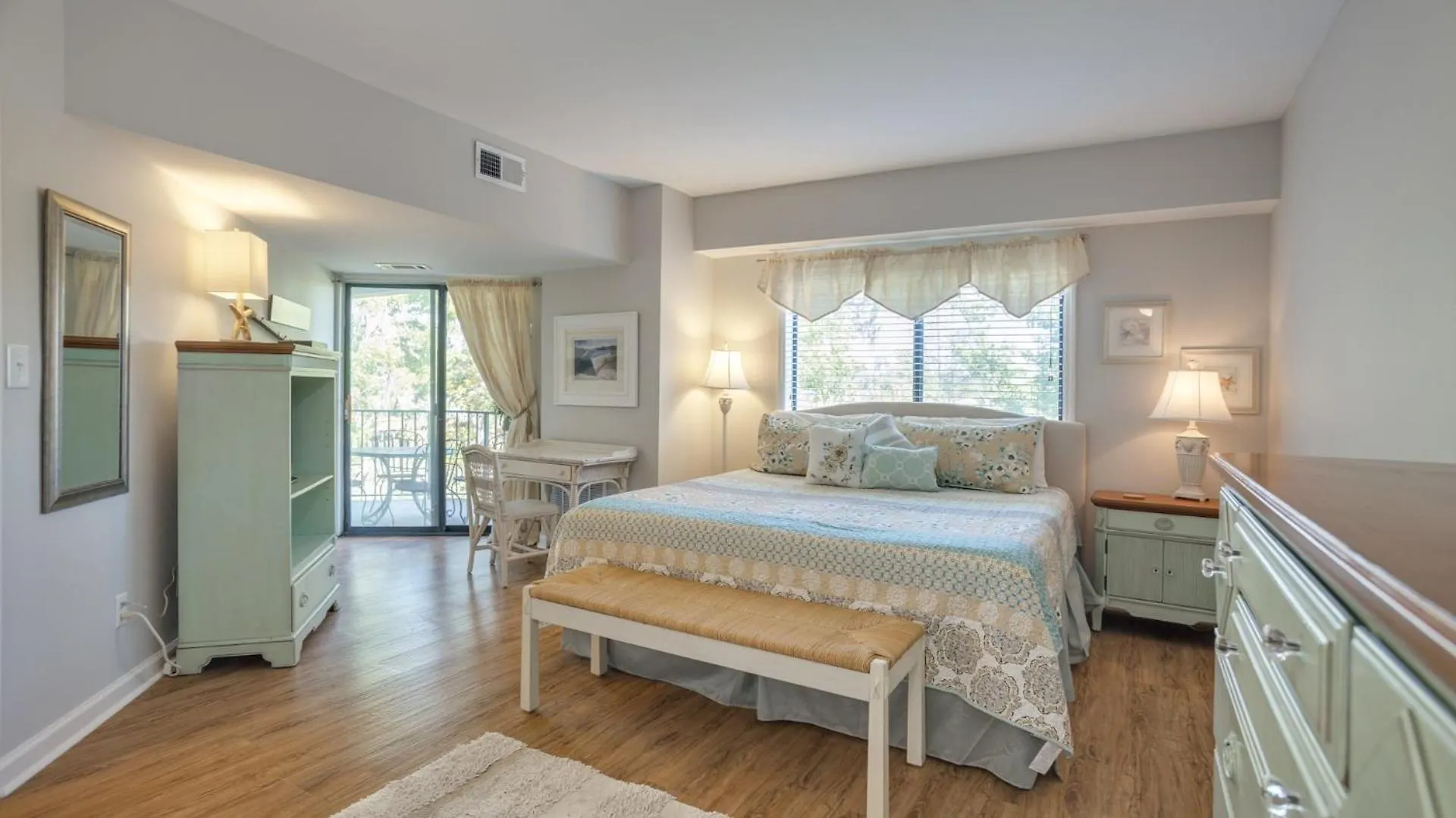 Villa Private Balcony, Getaway, Coligny *