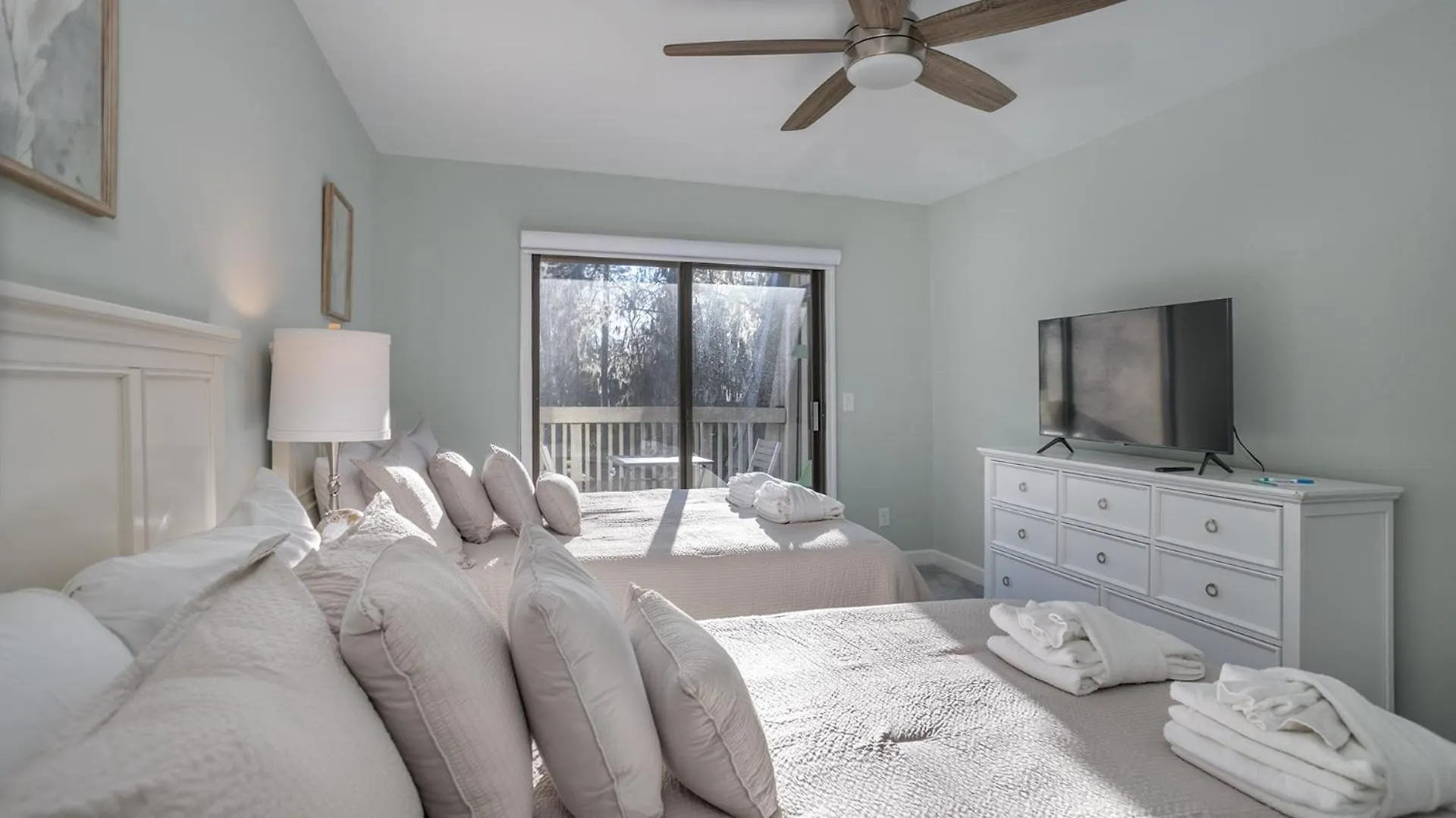 Screened Porch, Chefs Kitchen, Golf Views Villa Hilton Head Island
