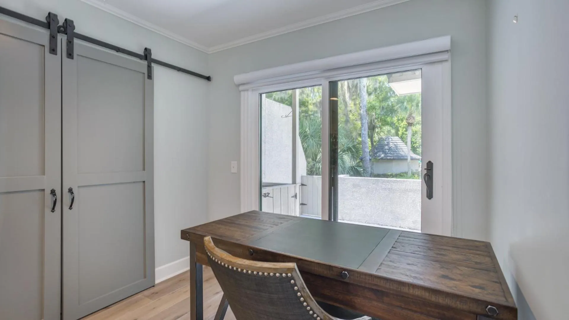 Screened Porch, Chefs Kitchen, Golf Views *
