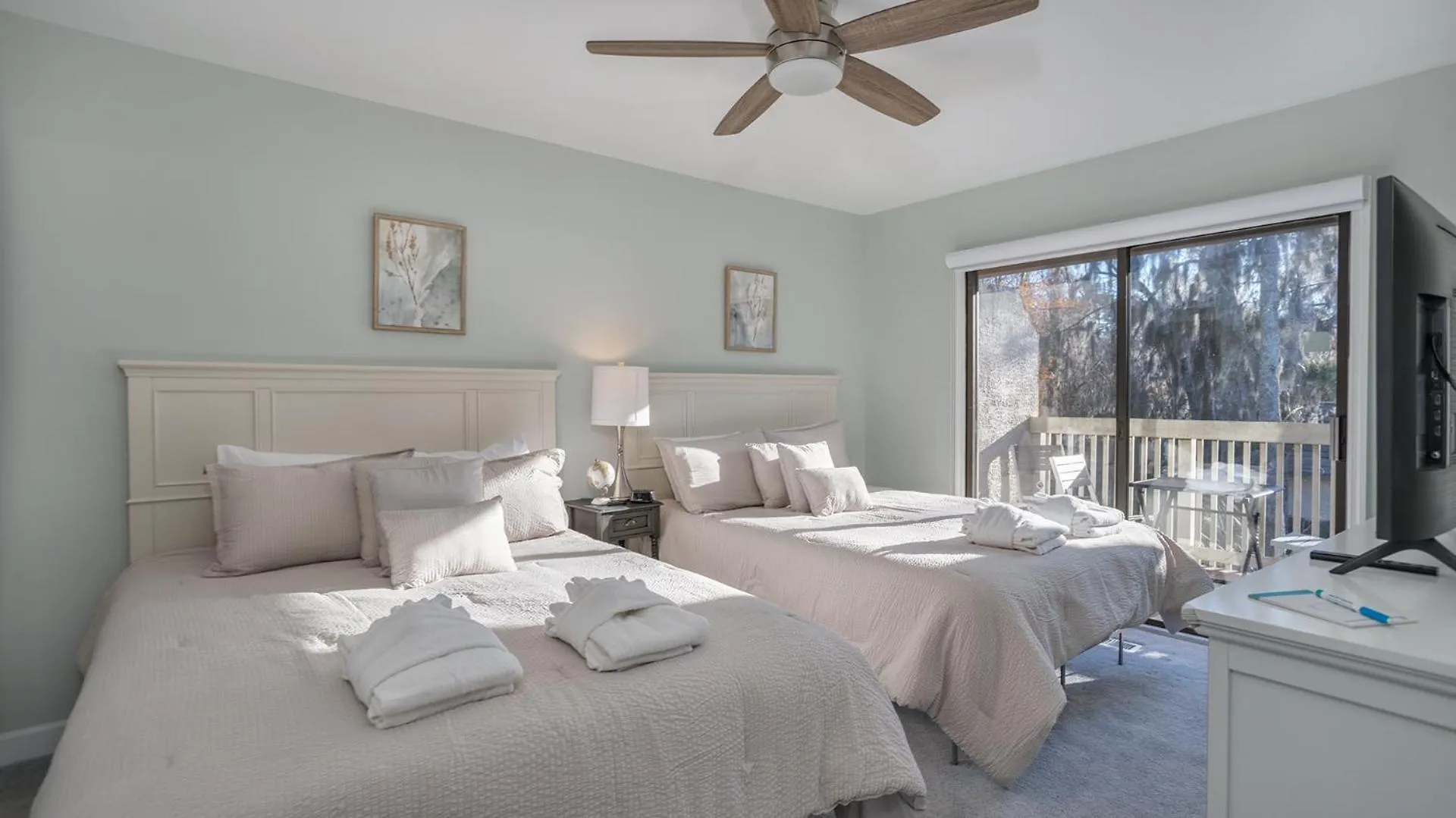 Screened Porch, Chefs Kitchen, Golf Views *