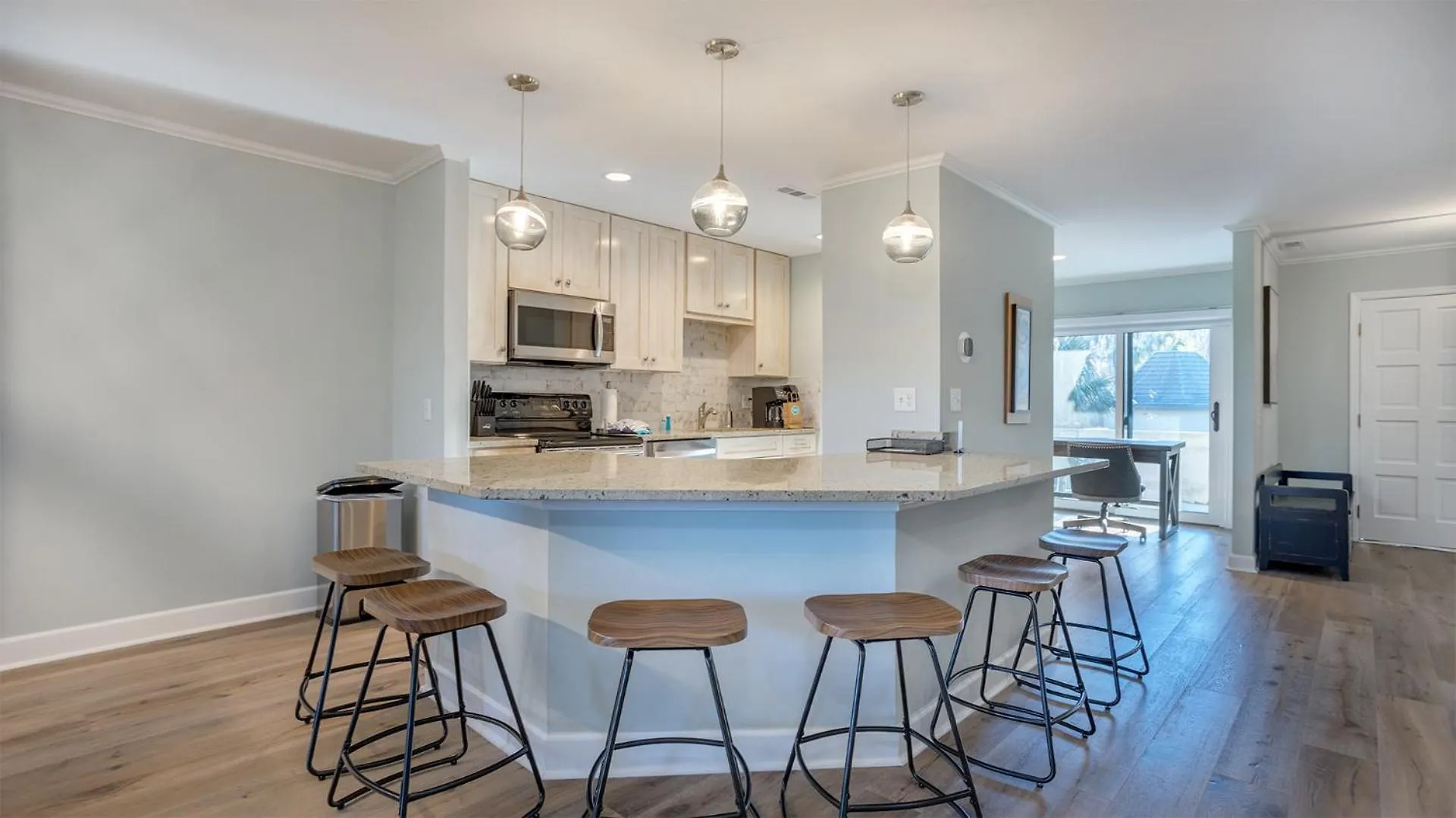 Villa Screened Porch, Chefs Kitchen, Golf Views