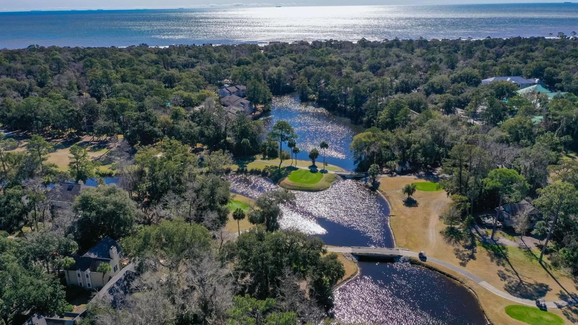 Private Balcony, Chefs Kitchen, Golf