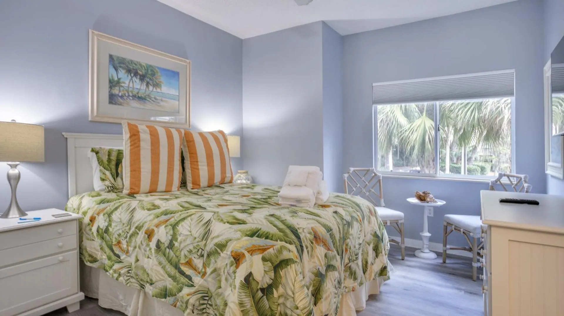 Getaway, Walk To Beach, Deck Villa
