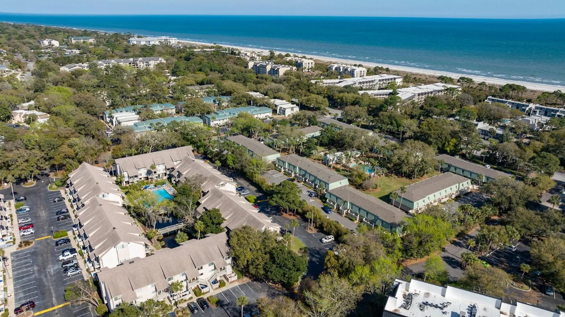 Complex Pool, Patio, Steps From Pool