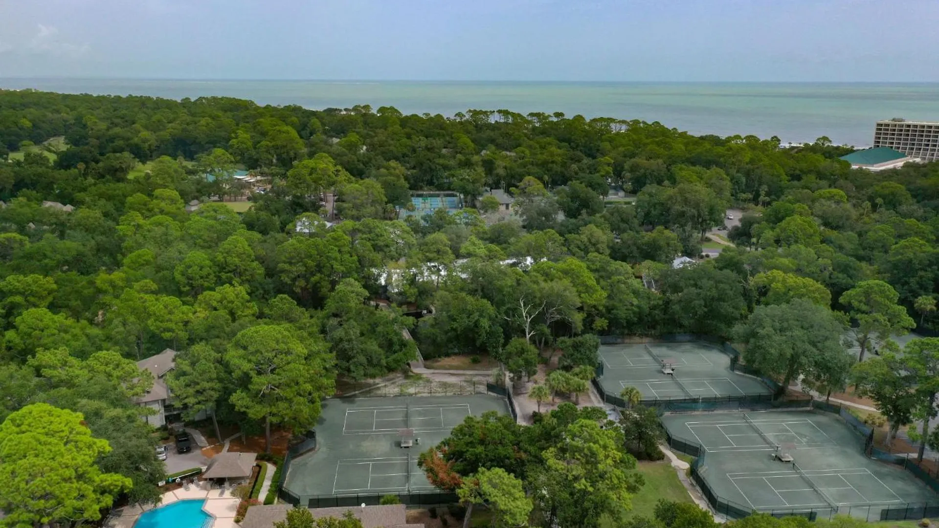 Complex Pool, Family Getaway, Golf Villa