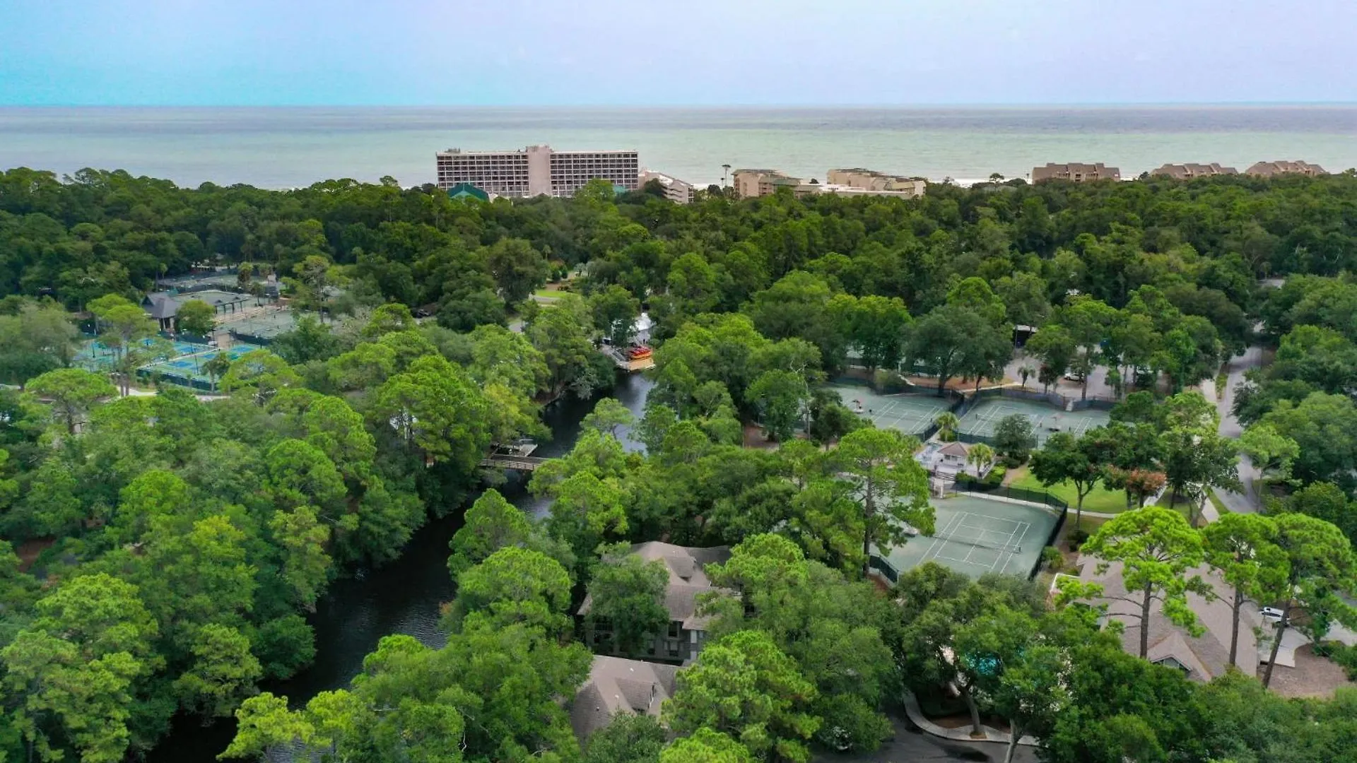 Complex Pool, Family Getaway, Golf Villa