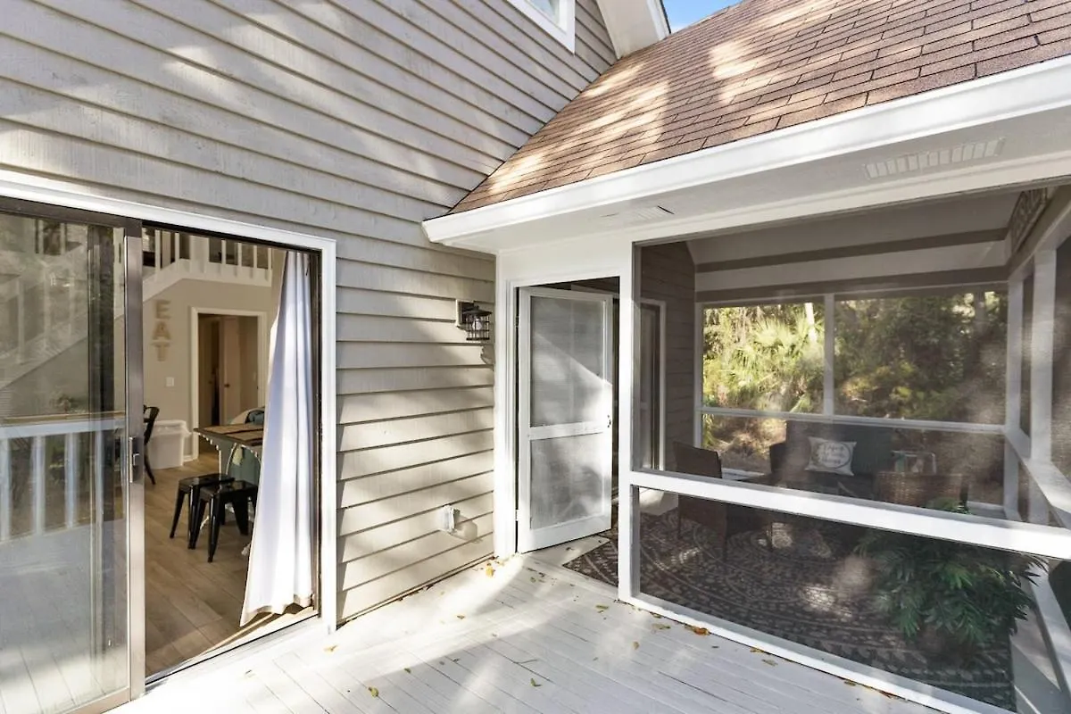 Coligny Area - Walk To Beach-3 Bed 2 Ba-17nfb * Hilton Head Island