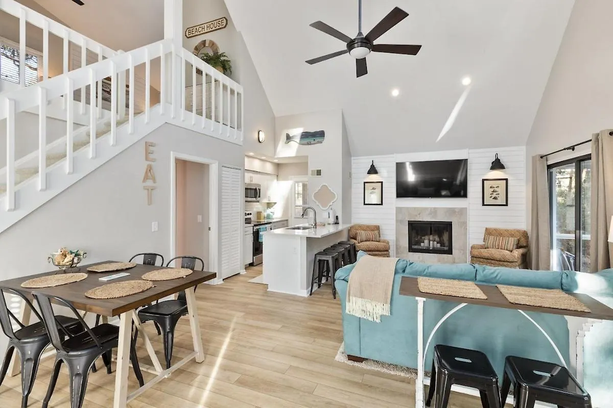 Coligny Area - Walk To Beach-3 Bed 2 Ba-17nfb Holiday home Hilton Head Island
