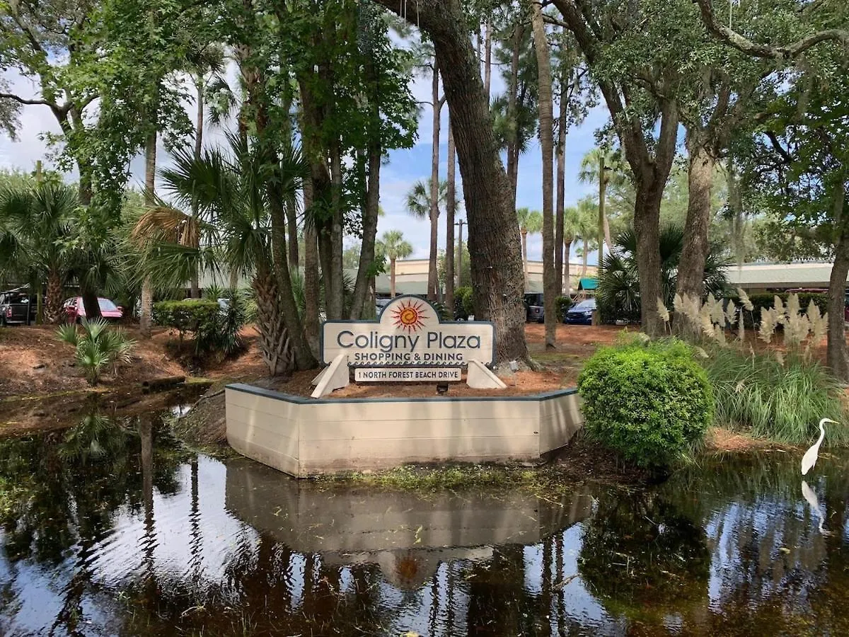 Walk To The - 2 Bed Close To It Hilton Head Island