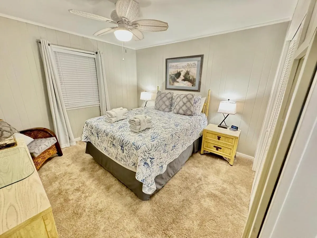 Walk To The - 2 Bed Close To It Holiday home Hilton Head Island