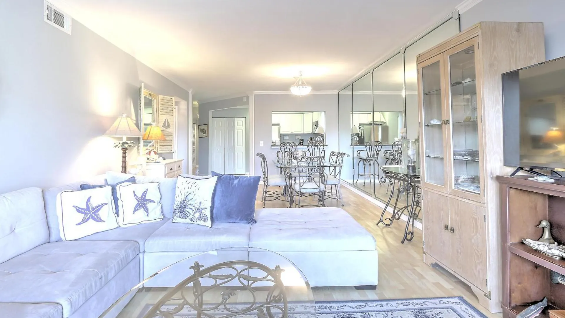 Shorewood 235 Villa