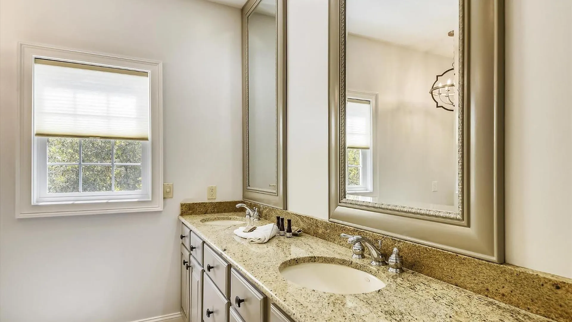 5 Henry Lane- Near Ocean, Private Pool, Pet Friendly, Free Activities Included Holiday home Hilton Head Island