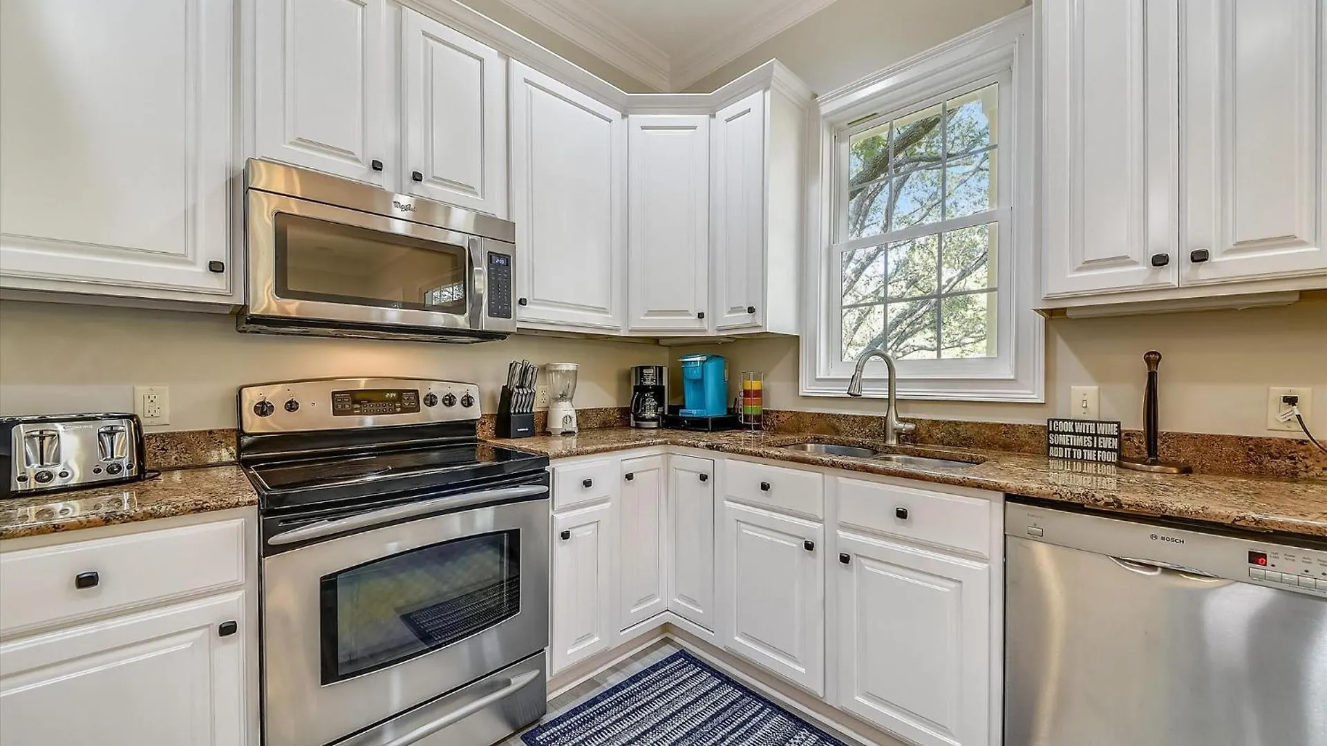 5 Henry Lane- Near Ocean, Private Pool, Pet Friendly, Free Activities Included *