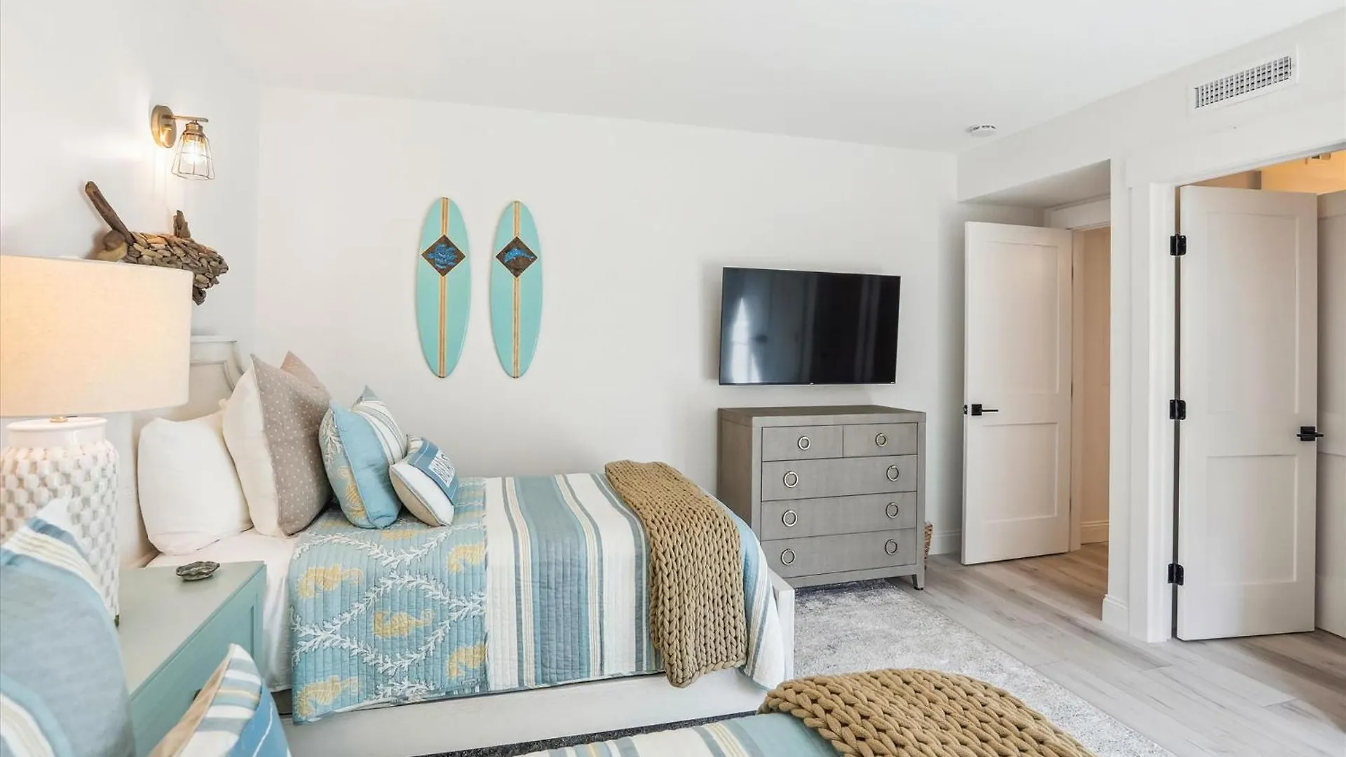 434 Captains Walk- Near Ocean Free Activities Included *