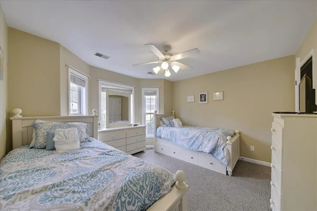 40 Bradley Road-private Pool, Easy Walk To Beach! Free Activities Included *