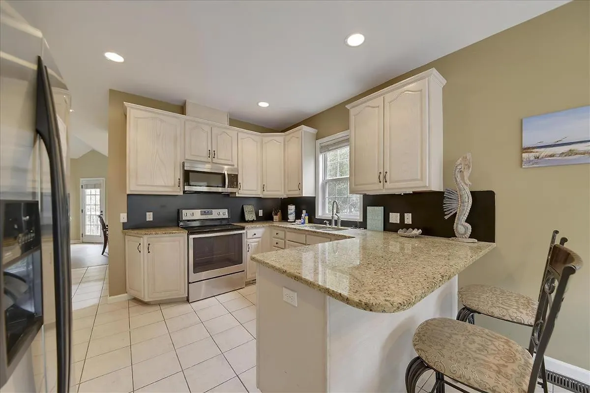 40 Bradley Road-private Pool, Easy Walk To Beach! Free Activities Included *
