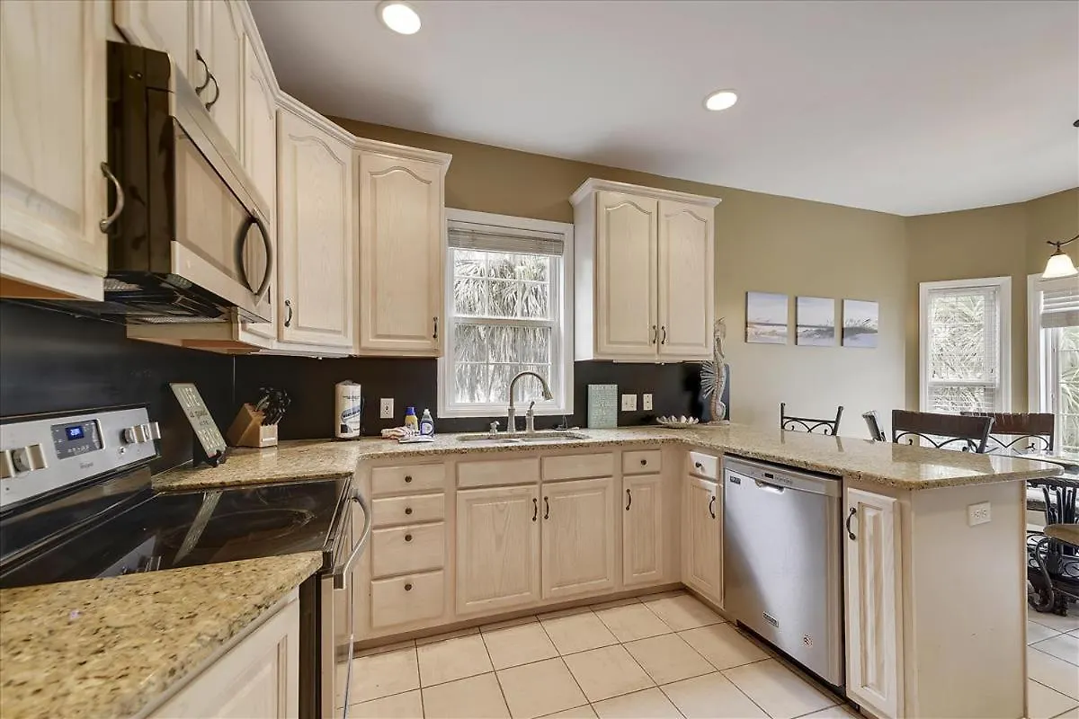 40 Bradley Road-private Pool, Easy Walk To Beach! Free Activities Included