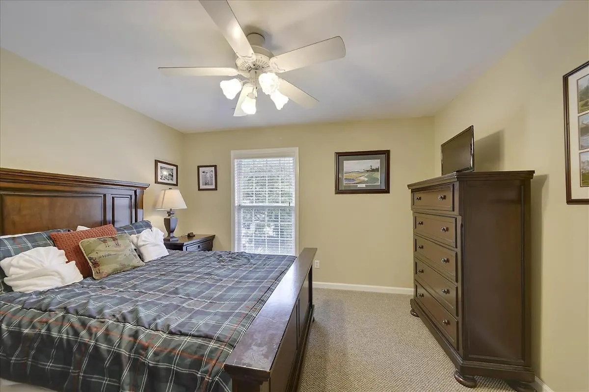 Holiday home 40 Bradley Road-private Pool, Easy Walk To Beach! Free Activities Included