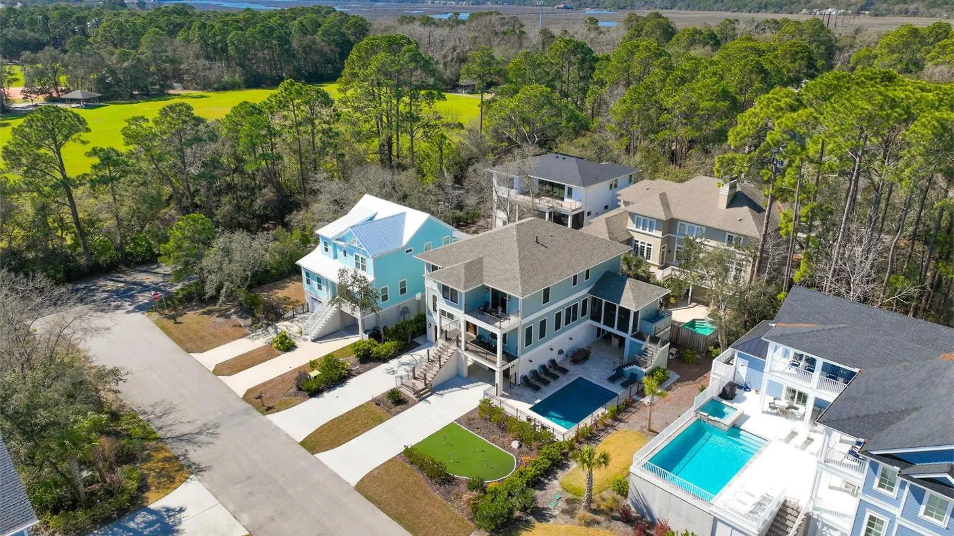 3 Shore Crest Lane- Chefs Kitchen, Game Room, Near Beach, Private Pool, Free Activities Included Hilton Head Island
