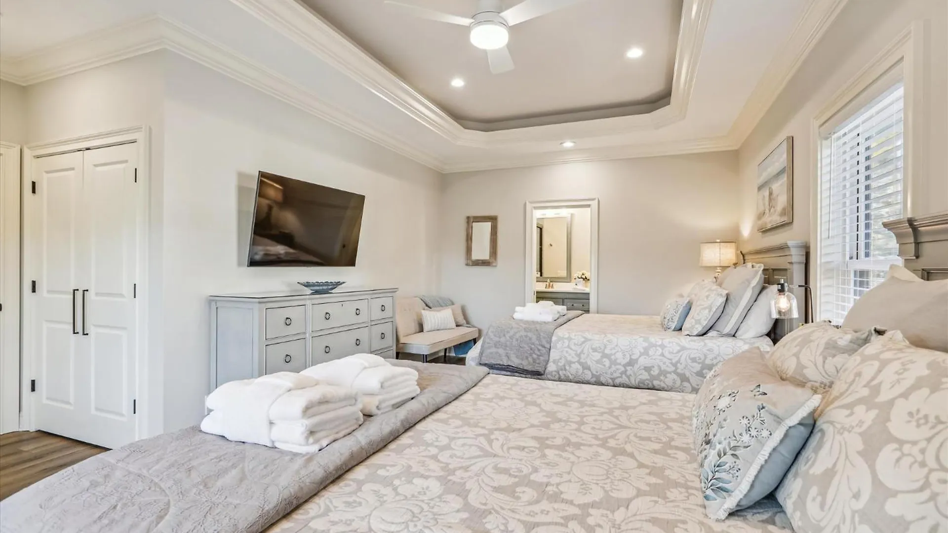 3 Shore Crest Lane- Chefs Kitchen, Game Room, Near Beach, Private Pool, Free Activities Included