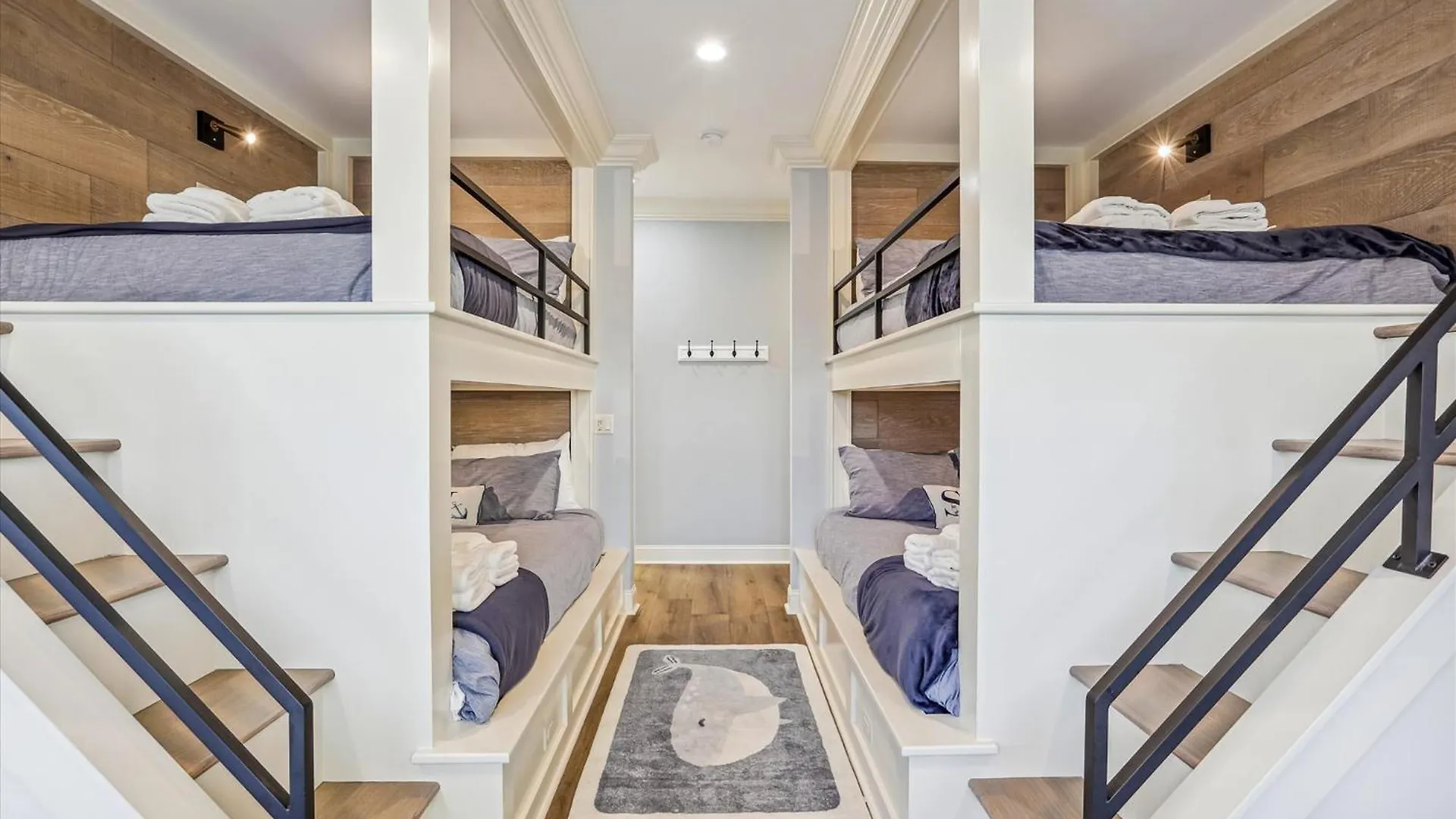 Holiday home 3 Shore Crest Lane- Chefs Kitchen, Game Room, Near Beach, Private Pool, Free Activities Included