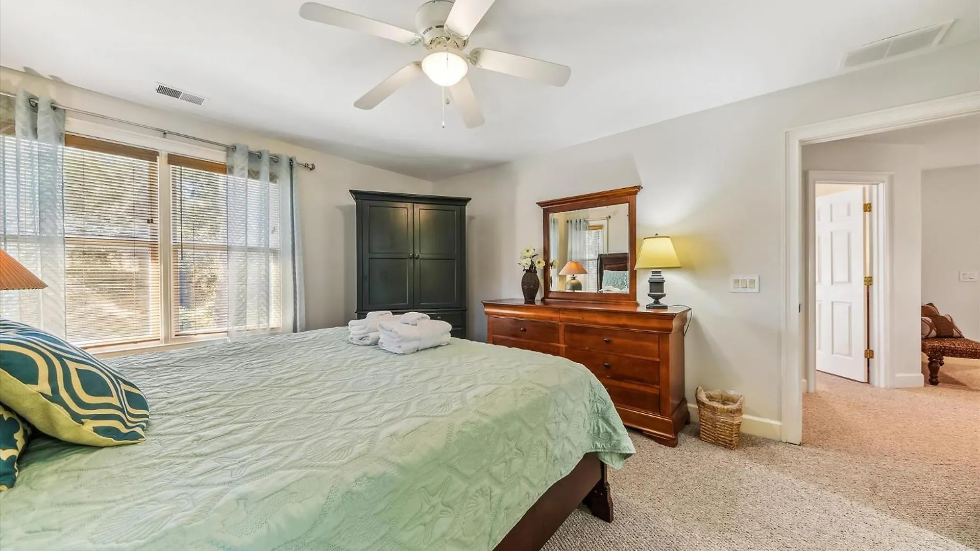 3 Sutherland Court- Private Pool, Short Walk To The Beach, Free Activities Included