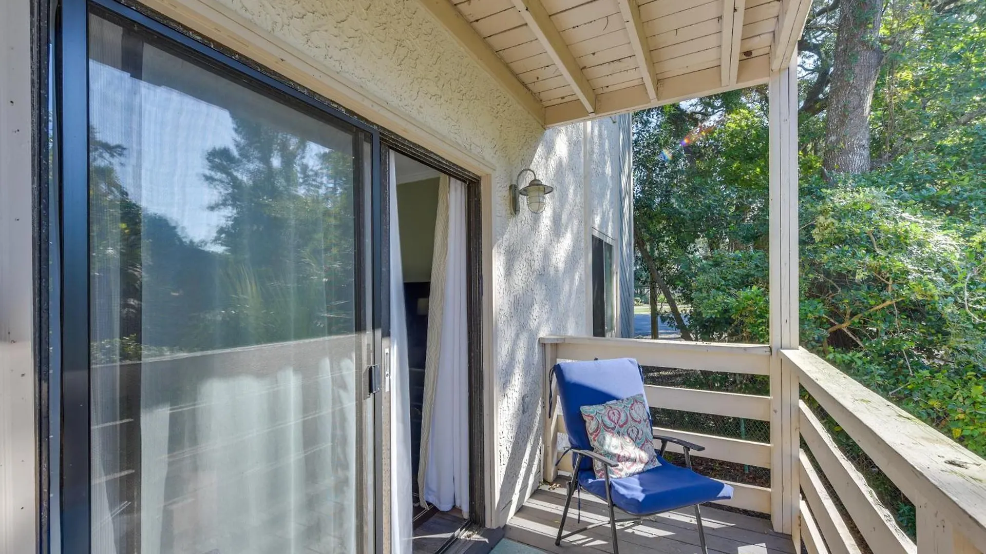 With Pool About 1 Mi To Beach! Apartment Hilton Head Island