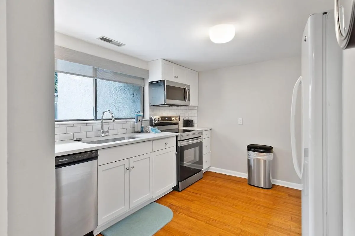 Pet Friendly Folly Field Stones Throw 3 Bed 2 & One Half Bath * Hilton Head Island