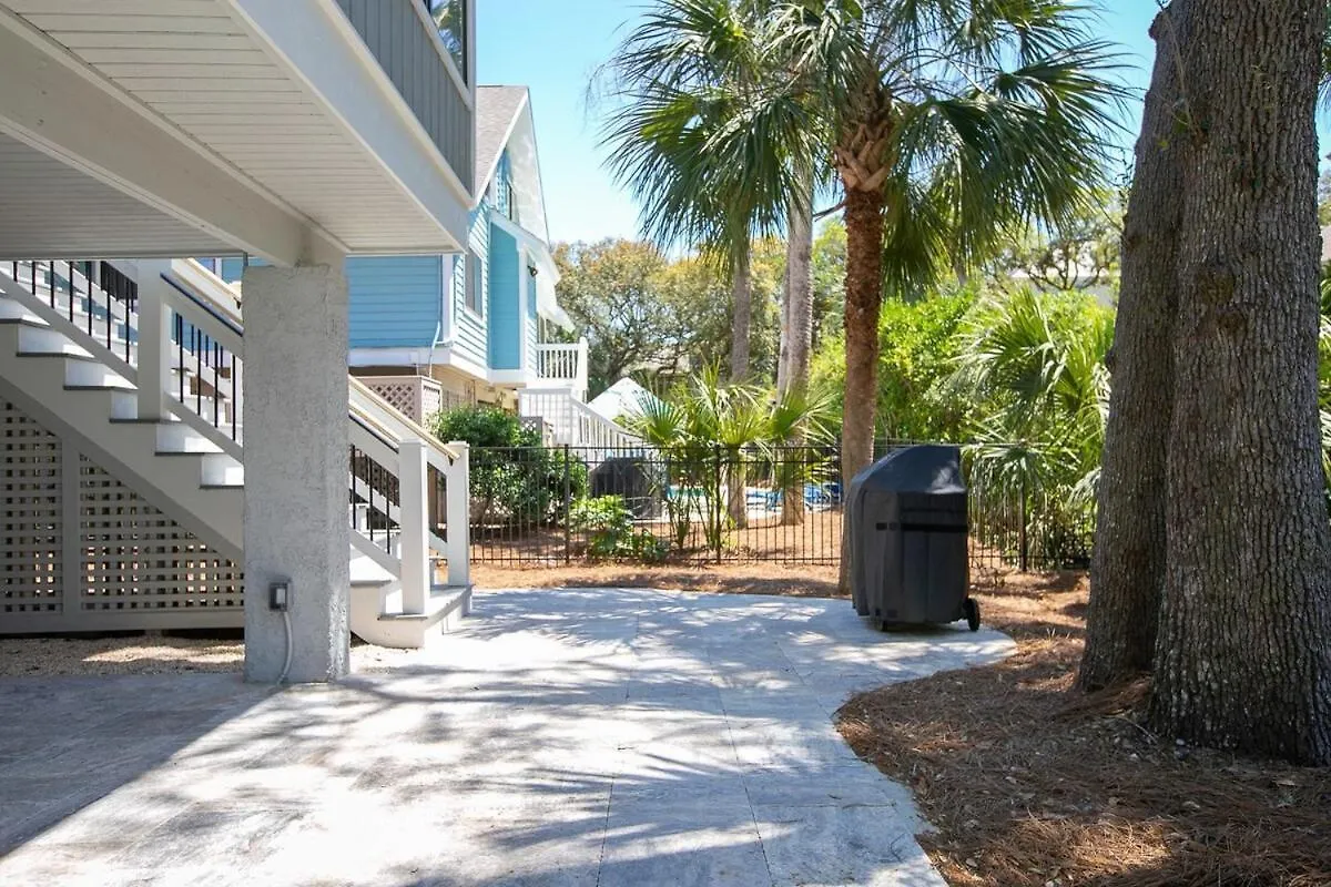 Steps To Sand 3 Bed 2 Bath With Private Pool