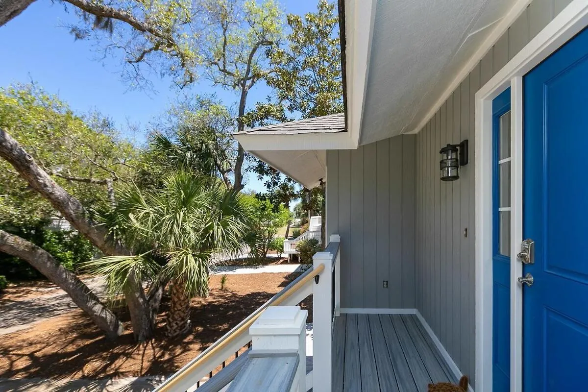 Steps To Sand 3 Bed 2 Bath With Private Pool Holiday home Hilton Head Island