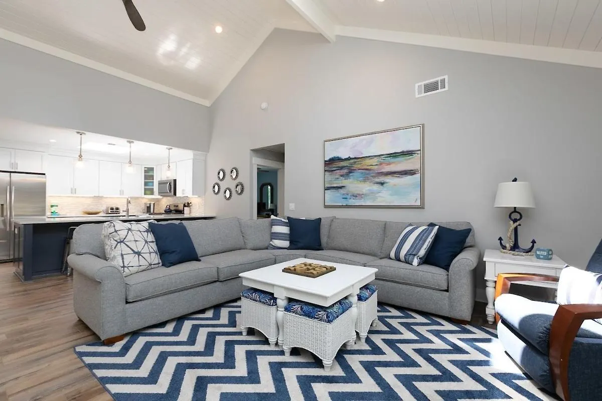 Steps To Sand 3 Bed 2 Bath With Private Pool * Hilton Head Island