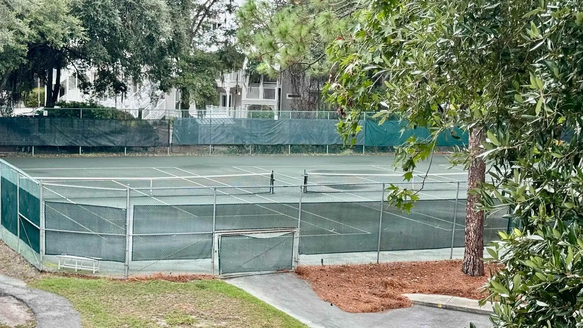 Semesterbostad Just Steps To Folly Field - 2 Bd 2 Ba