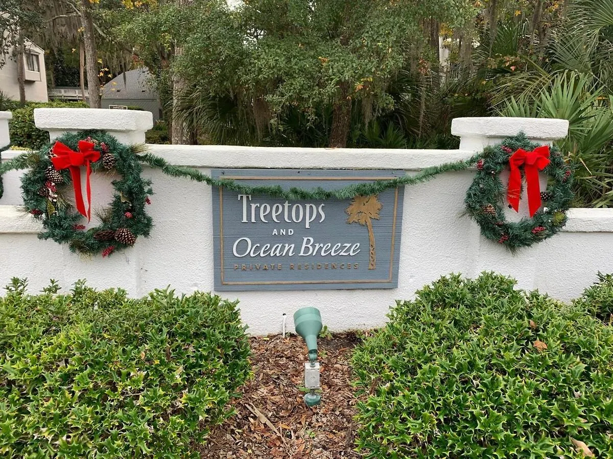 Poolside 2 Bed 2 & One Half Bath-pet Friendly Hilton Head Island