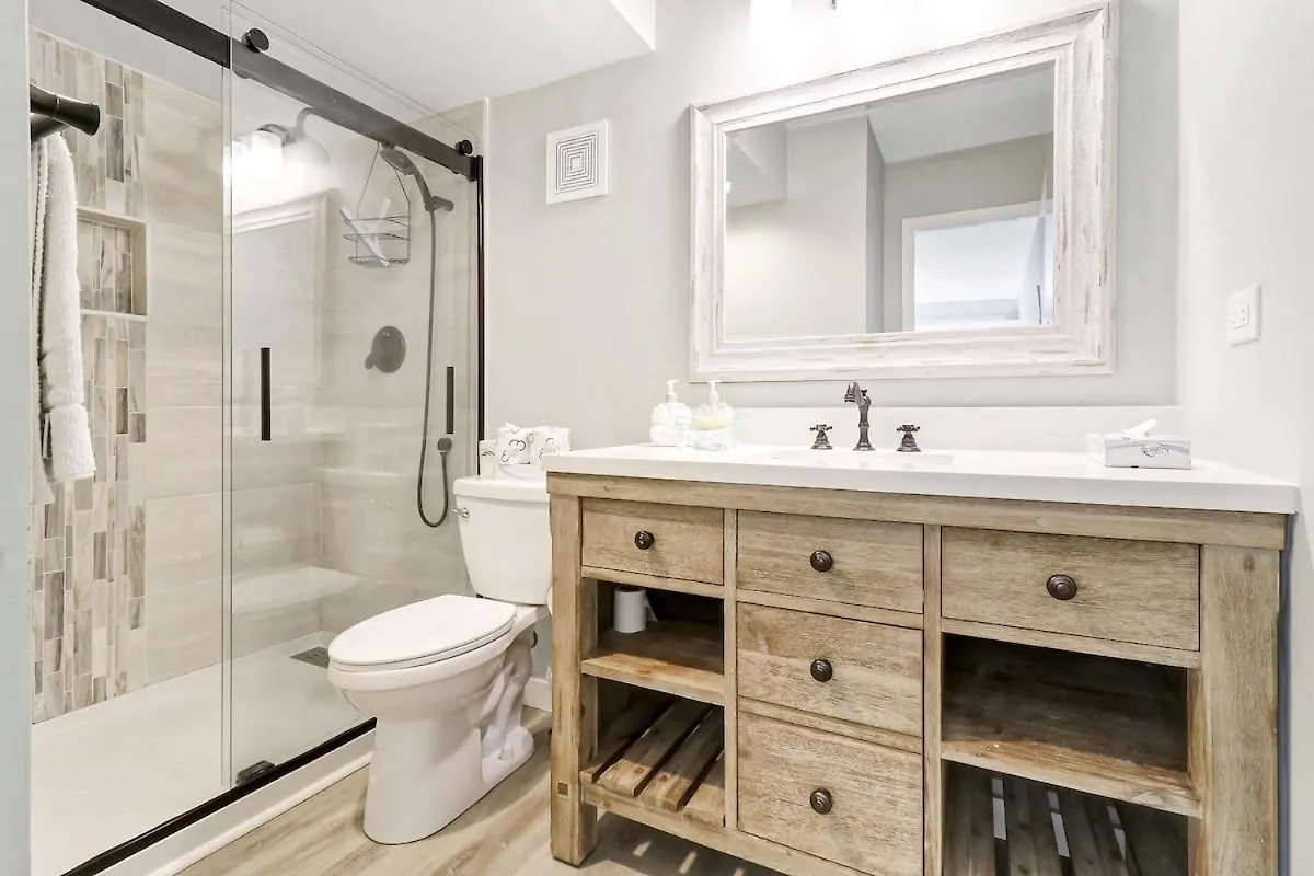 Holiday home Poolside 2 Bed 2 & One Half Bath-pet Friendly